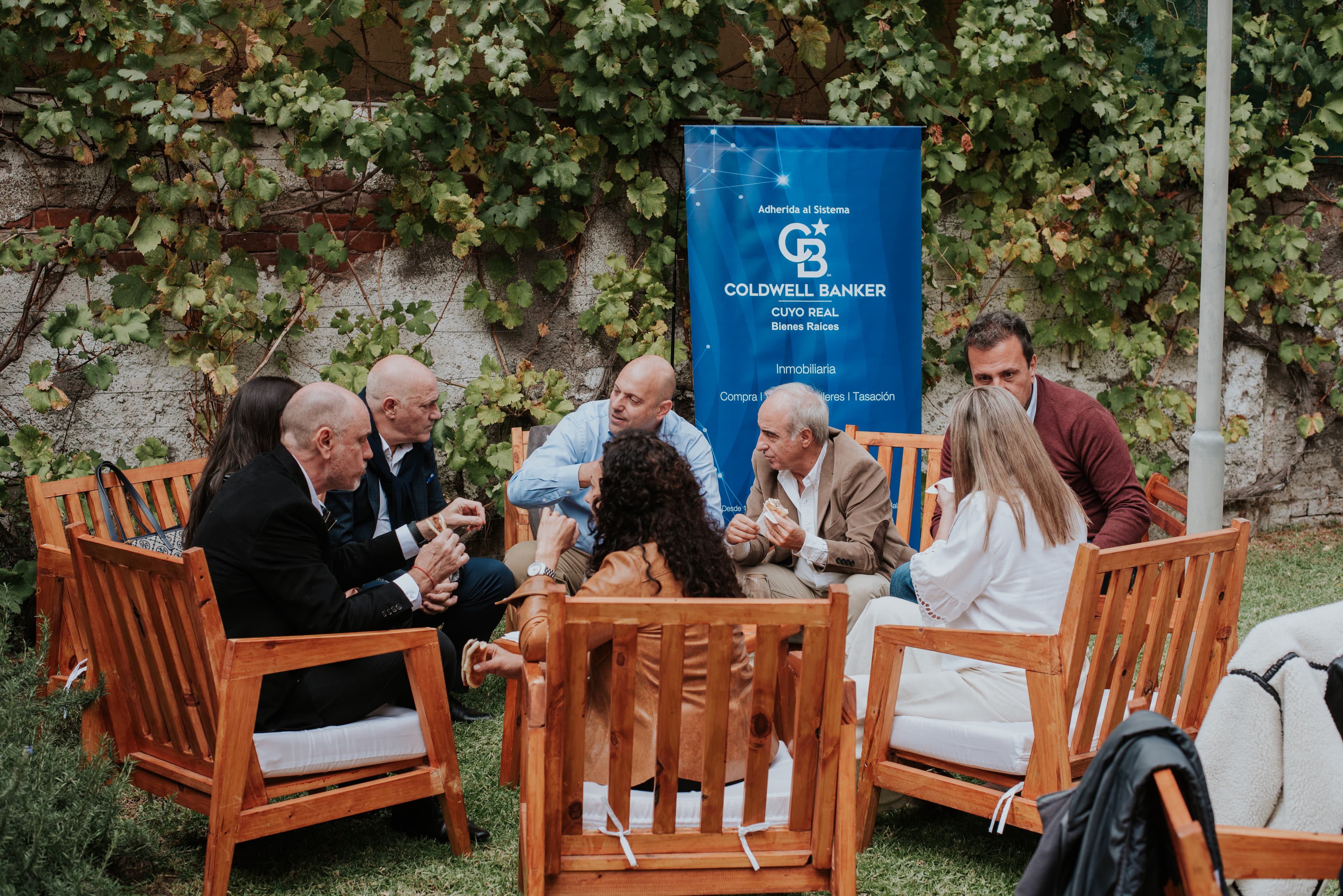 Equipo de agentes inmobiliarios de Coldwell Banker Cuyo Real - Profesionales en bienes raíces en Mendoza